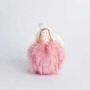 Figurină decorativă – Îngeraș roz cu pene și agățătoare din textil, decor elegant și cadou ideal pentru Crăciun.