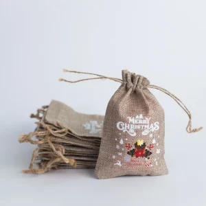 Săculeț de Crăciun din iută – 14x10 cm, model aleatoriu din iută, decor elegant și cadou ideal pentru sărbători.