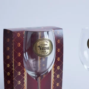Pahar vin „Pentru Nașa mea” din sticlă , decor elegant și cadou ideal pentru sărbători.