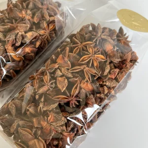 Anason stelat natur, 100 g. Perfect pentru decorațiuni handmade, aranjamente de Crăciun și decoruri naturale.