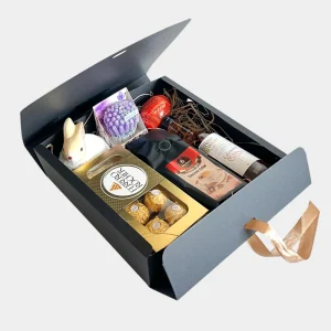 cutie cadou de Paște cu vin rose cafea și ciocolată Ferrero Rocher